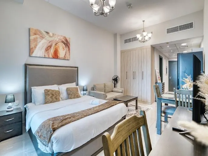 Luxury Studio In Business Bay With Canal View - 1906 location